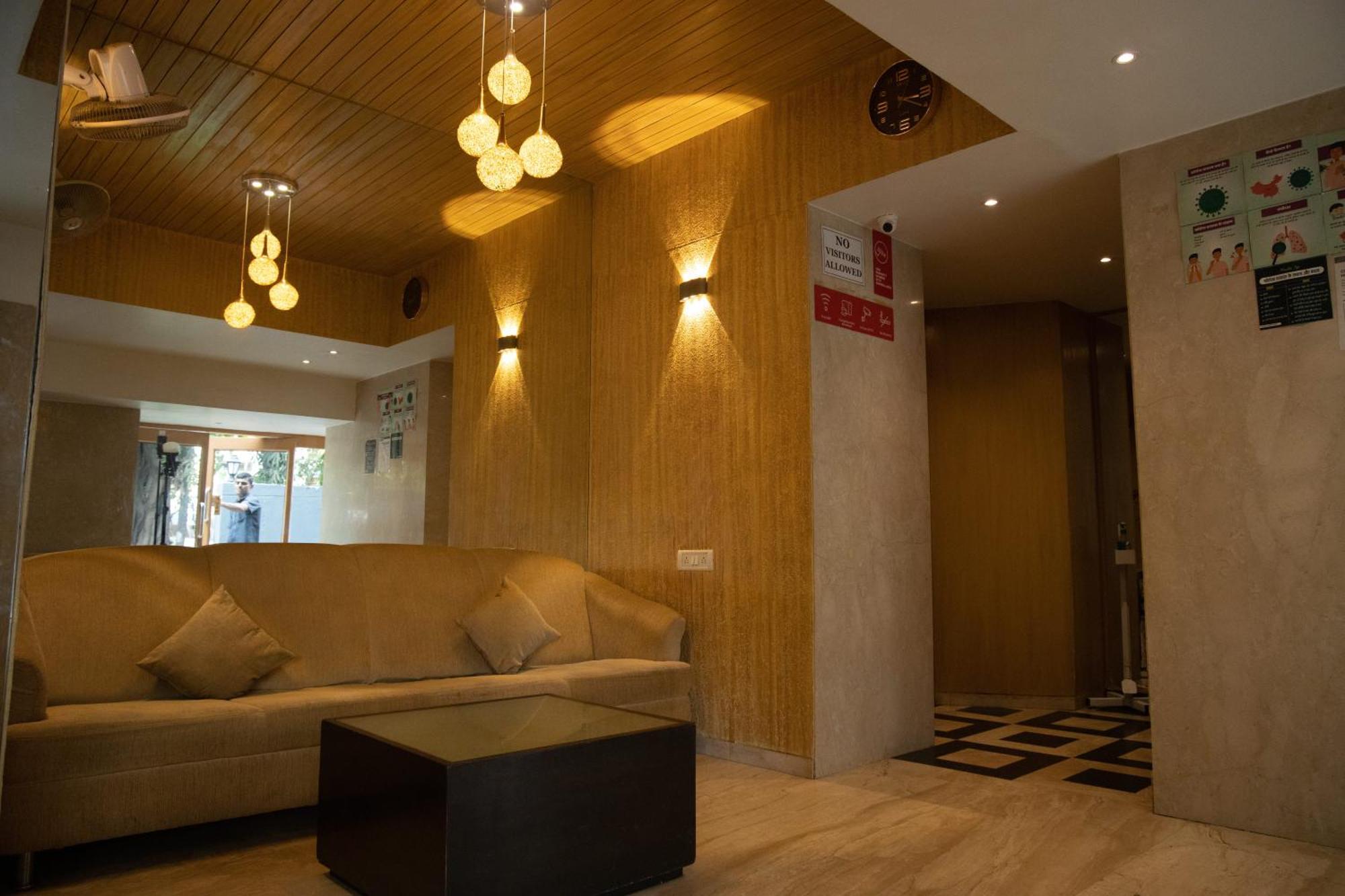 Jayshree By Anantaay Near Domestic Airport Hotel
