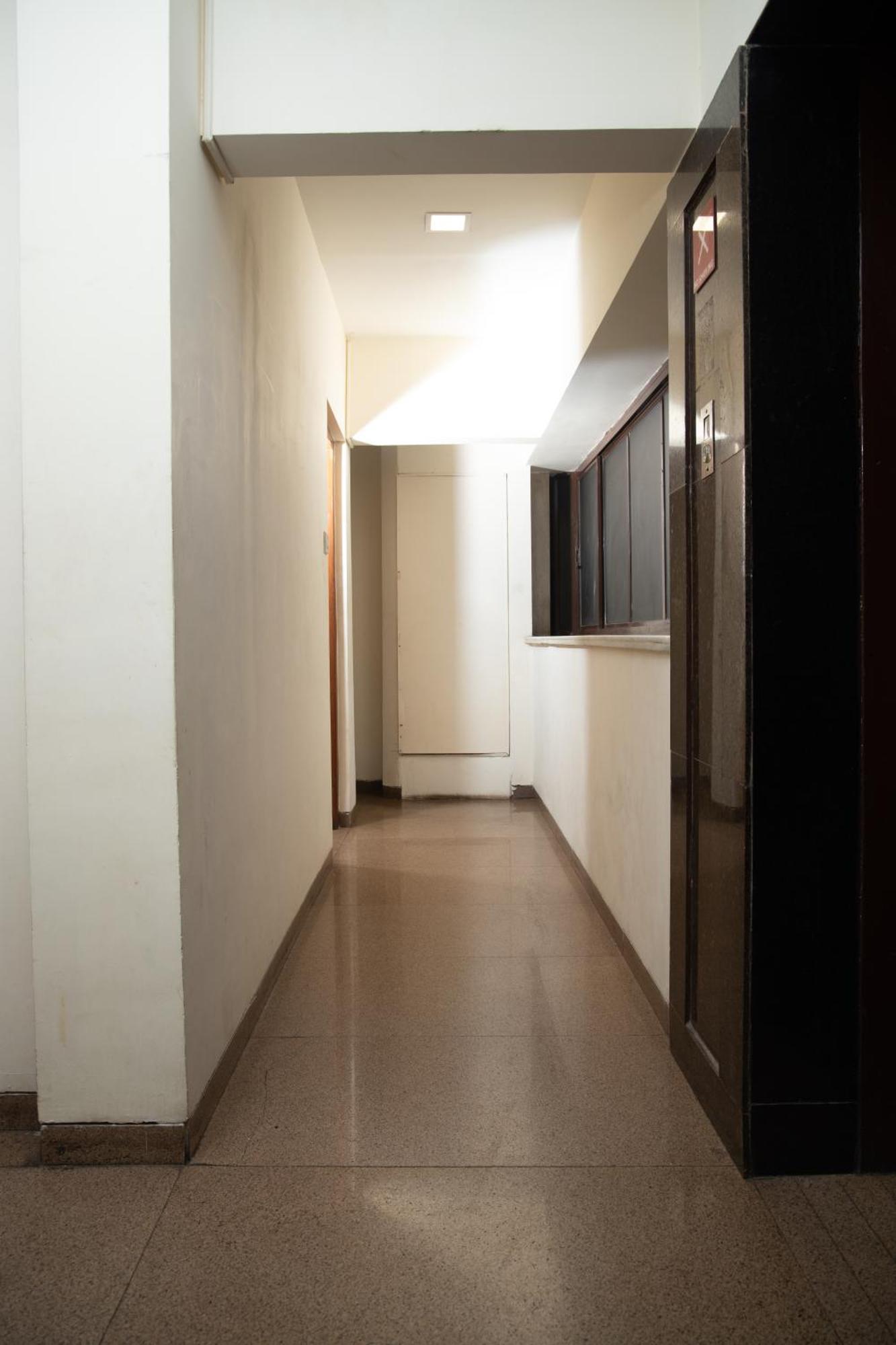 Jayshree By Anantaay Near Domestic Airport Hotel