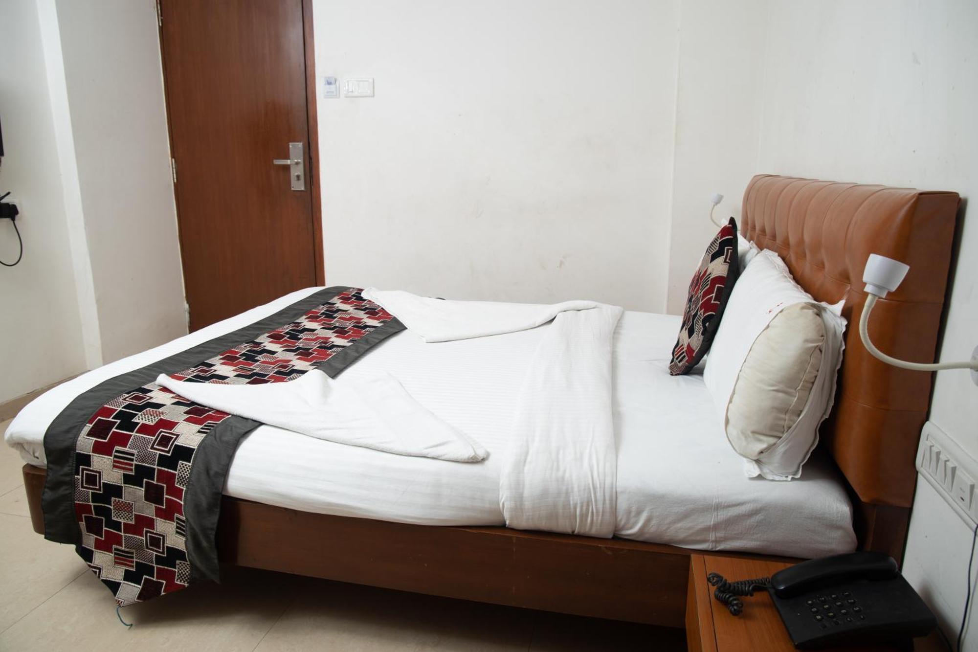 Jayshree By Anantaay Near Domestic Airport Hotel 3*